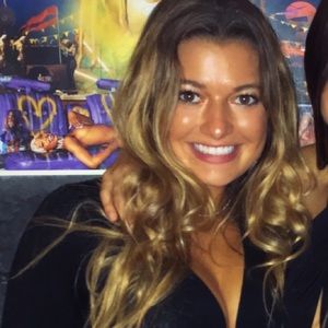 Meet your Posher, Lauren